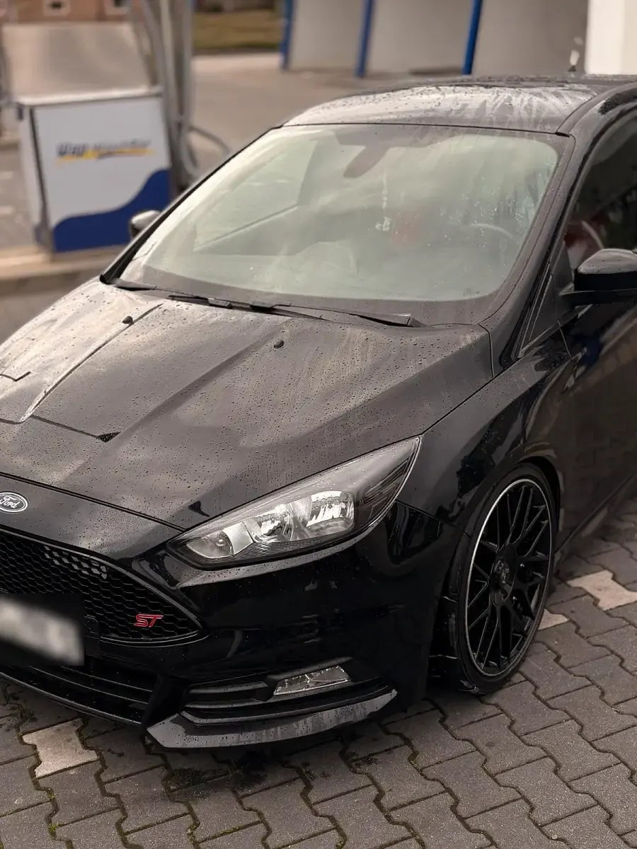 Gebraucht Ford Focus ST 250 PS (183 kW) 2015 Schwarz Limousine