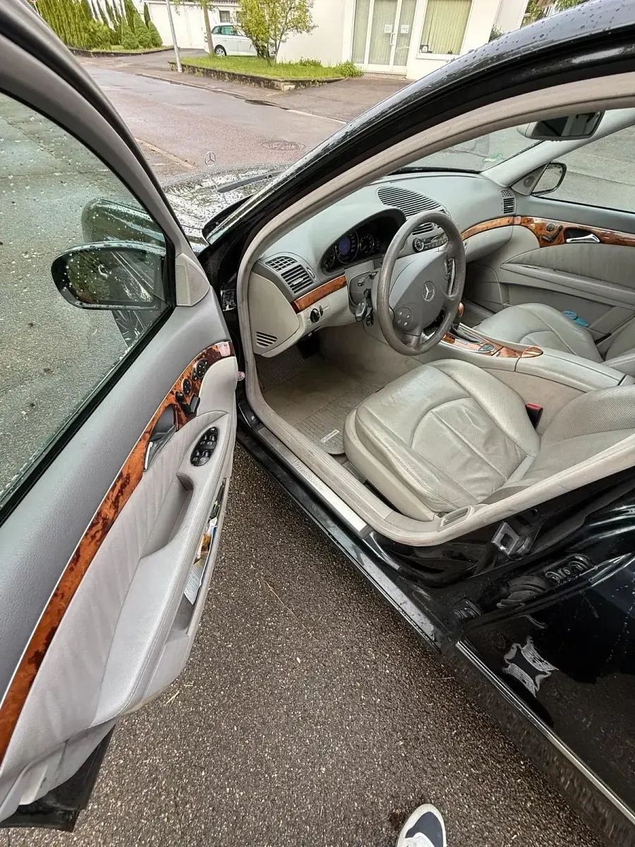 Brugt Mercedes E320 224 HK (164 kW) 2003 Sort Sedan