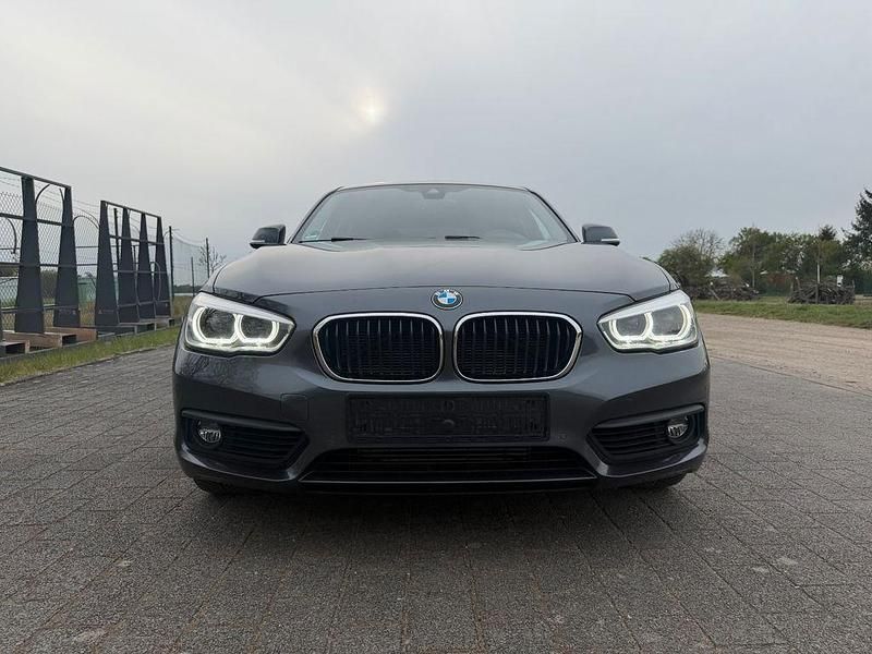 Gebraucht BMW 120 Advantage 190 PS (139 kW) 2018 Grau Kleinwagen