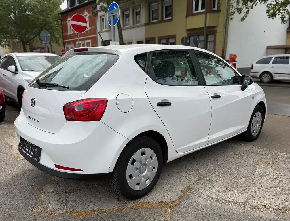 Gebraucht Seat Ibiza Reference 69 PS (50 kW) 2010 Weiß Limousine
