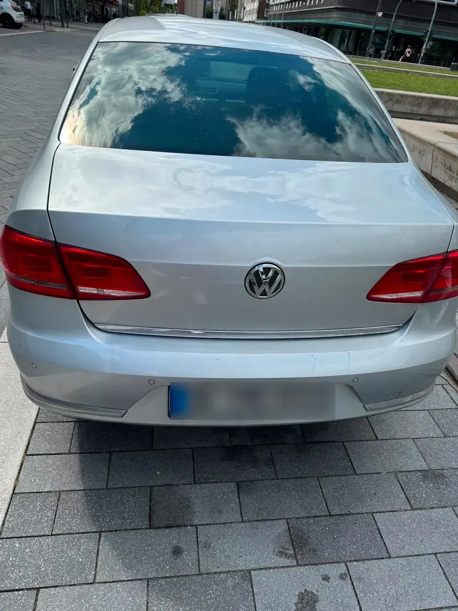 Gebraucht VW Passat 140 PS (102 kW) 2012 Silber Limousine