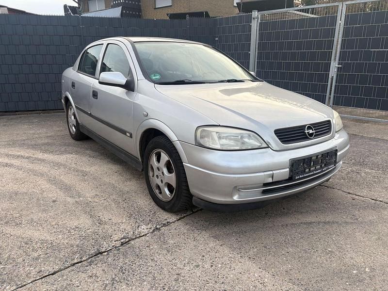 Silber Gebraucht 1999 Opel Astra Edition Limousine | 1.750 € (Fairer Preis) - Bild 1/4