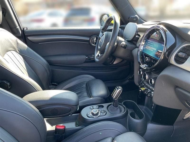 Gebraucht Mini Cooper SE 135 kW (184 PS) 2023 Schwarz Kleinwagen