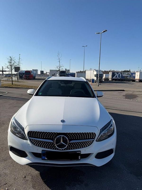 Gebraucht Mercedes C250 204 PS (150 kW) 2015 Weiß Kombi