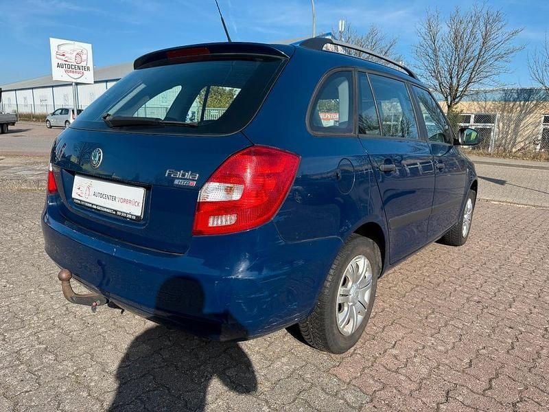 Gebraucht Skoda Fabia Special 69 PS (50 kW) 2011 Blau Kombi