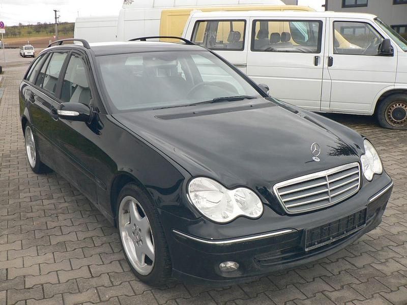 Gebraucht Mercedes C200 122 PS (89 kW) 2004 Schwarz Kombi
