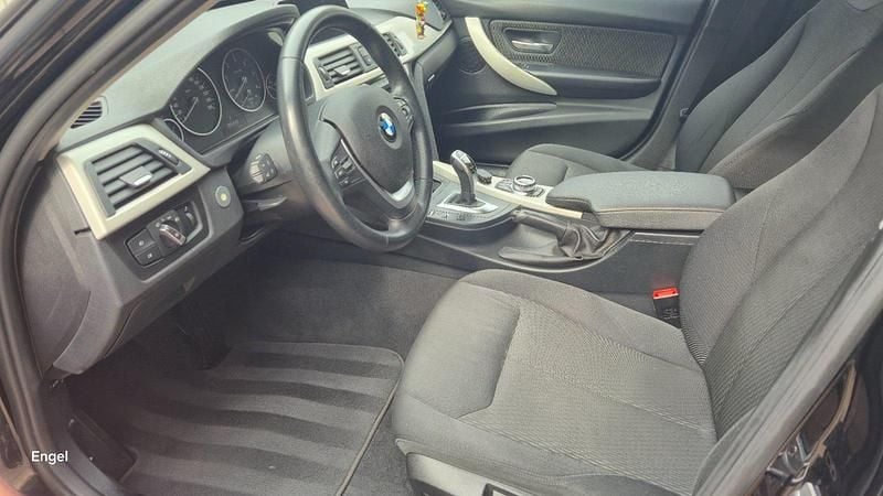 Schwarz Gebraucht 2018 BMW 320 Advantage Kombi | 12.000 € (Superpreis) - Bild 1/4