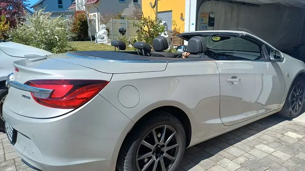 Usado Opel Cascada Active 170 HP (125 kW) 2016 Prateado Cabrios