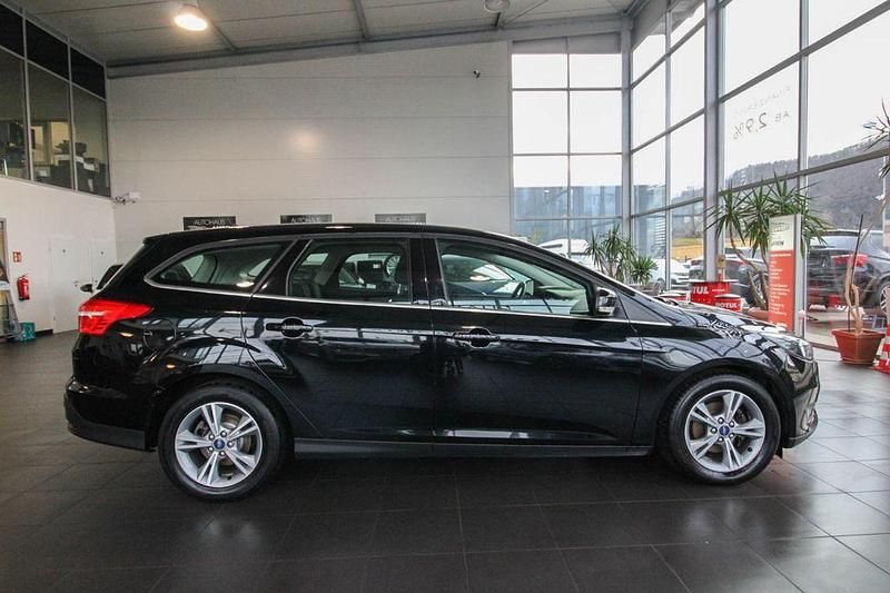 Gebraucht Ford Focus Cool & Connect 125 PS (91 kW) 2017 Schwarz Kombi