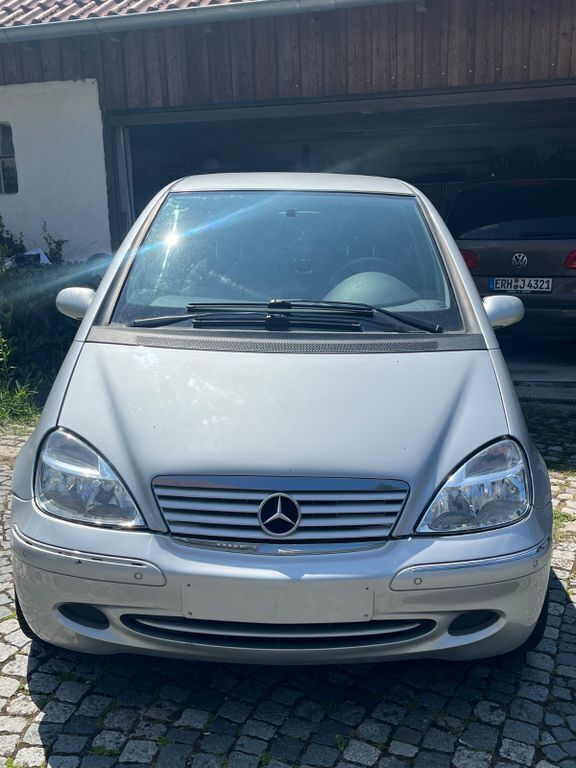 Silber Gebraucht 2001 Mercedes A160 Elegance Limousine | 1.200 € (Superpreis) - Bild 1/4