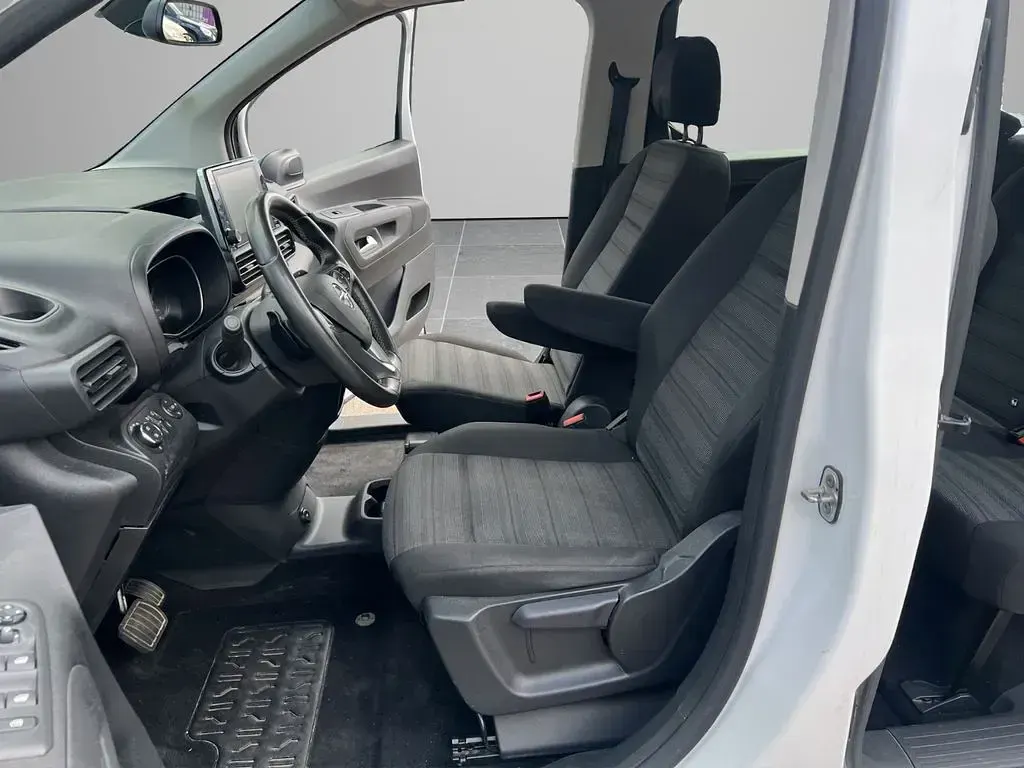 Gebraucht Opel Combo 131 PS (96 kW) 2020 Weiß Van / Kleinbus