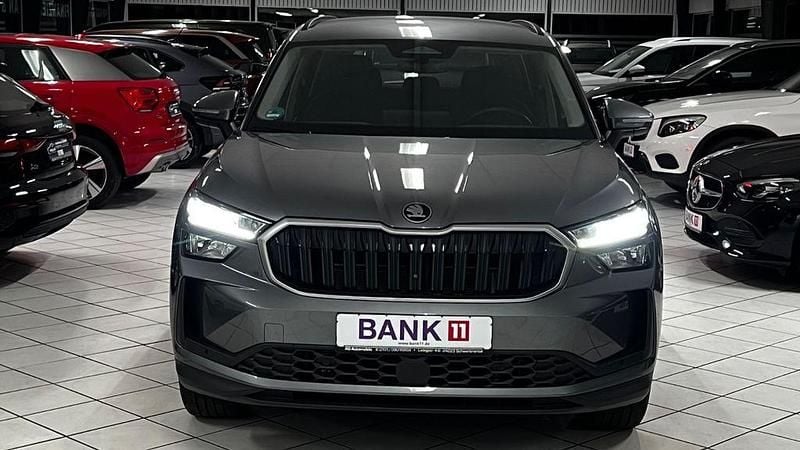 Grau Gebraucht 2024 Skoda Kodiaq Selection SUV | 39.999 € (Guter Preis) - Bild 1/4