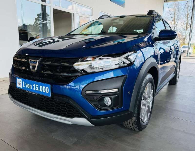 Stahlblau Gebraucht 2023 Dacia Sandero Stepway Kleinwagen | 17.480 € (Fairer Preis) - Bild 1/4