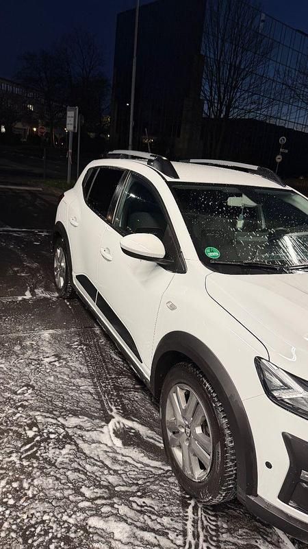 Gebraucht Dacia Sandero Comfort 101 PS (74 kW) 2021 Weiß Kleinwagen