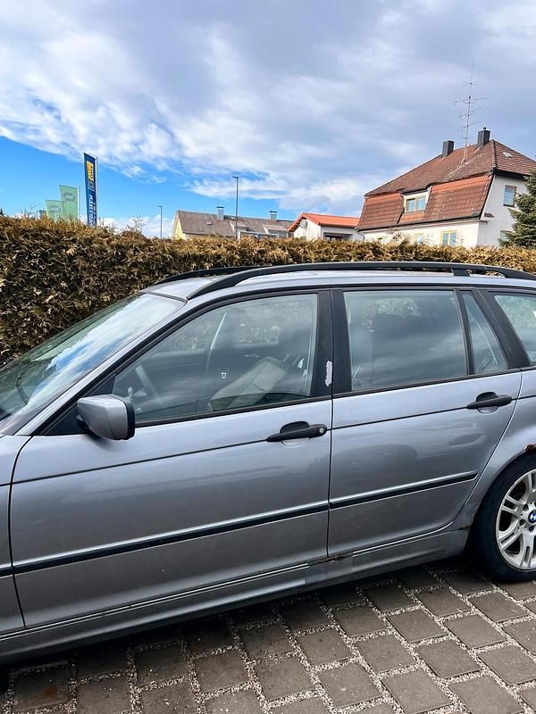 Gebraucht BMW 318 2004 Grau Kombi