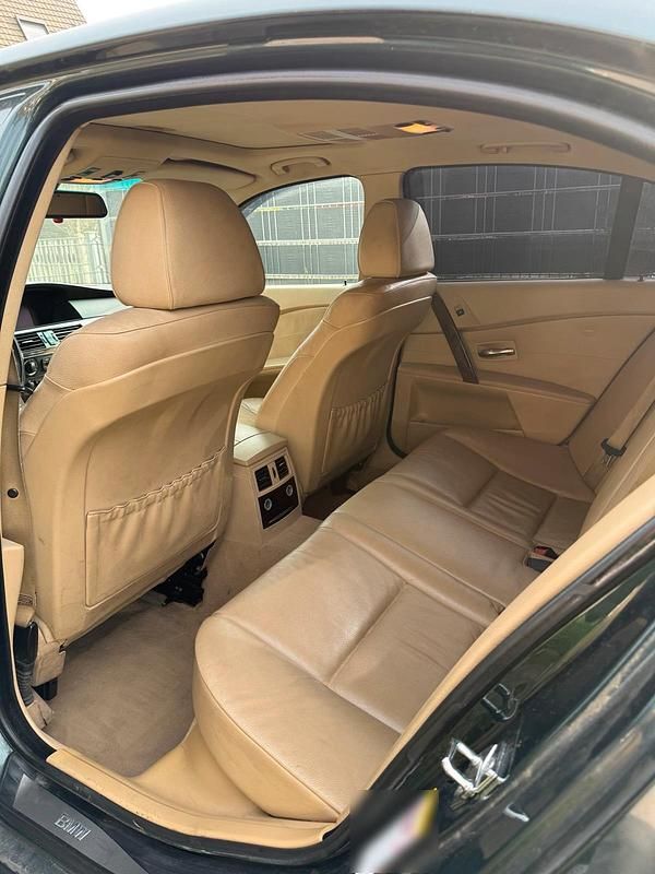 Gebraucht BMW 525 218 PS (160 kW) 2005 Grün Limousine
