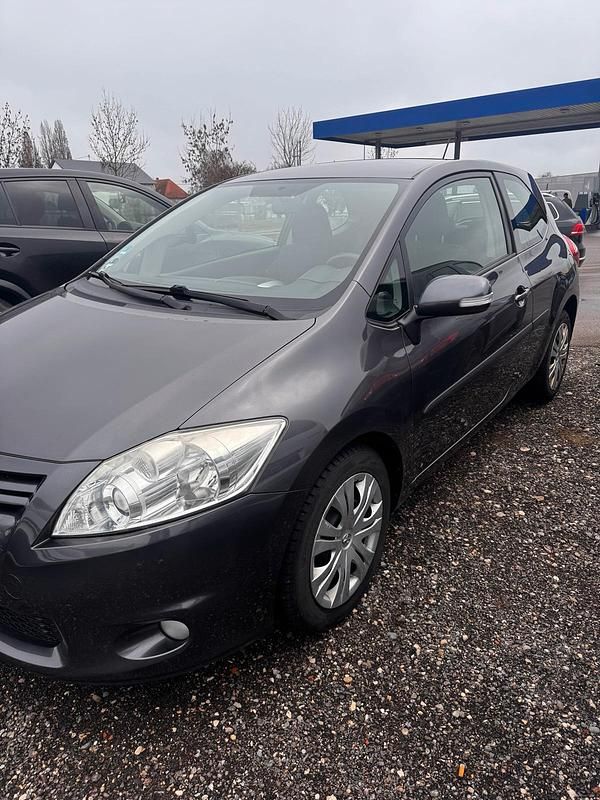 Gebraucht Toyota Auris 132 PS (97 kW) 2010 Kleinwagen