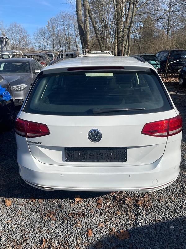 Second-hand VW Passat 150 CP (110 kW) 2018 Alb Break