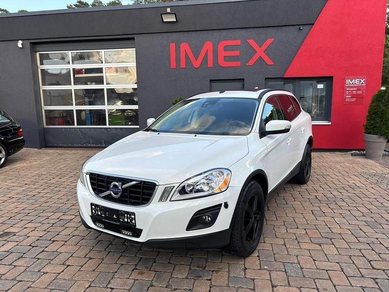 Weiß Gebraucht 2009 Volvo XC60 Basis SUV | 9.990 € (Fairer Preis) - Bild 1/4