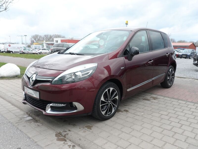 Rot Gebraucht 2015 Renault Scénic III Bose Edition Van / Kleinbus | 7.990 € (Fairer Preis) - Bild 1/4