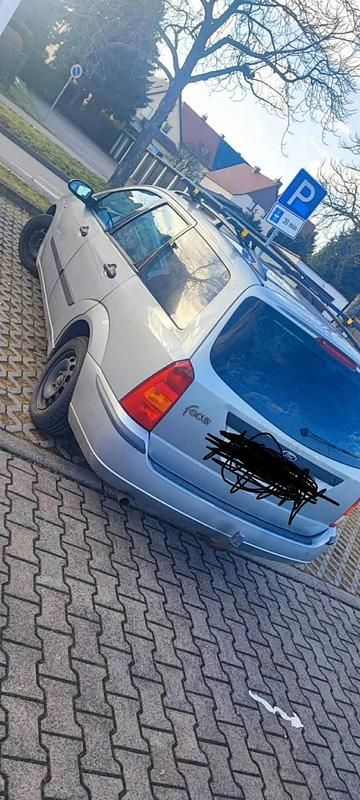 Gebraucht Ford Focus 101 PS (74 kW) 2002 Silber Kombi