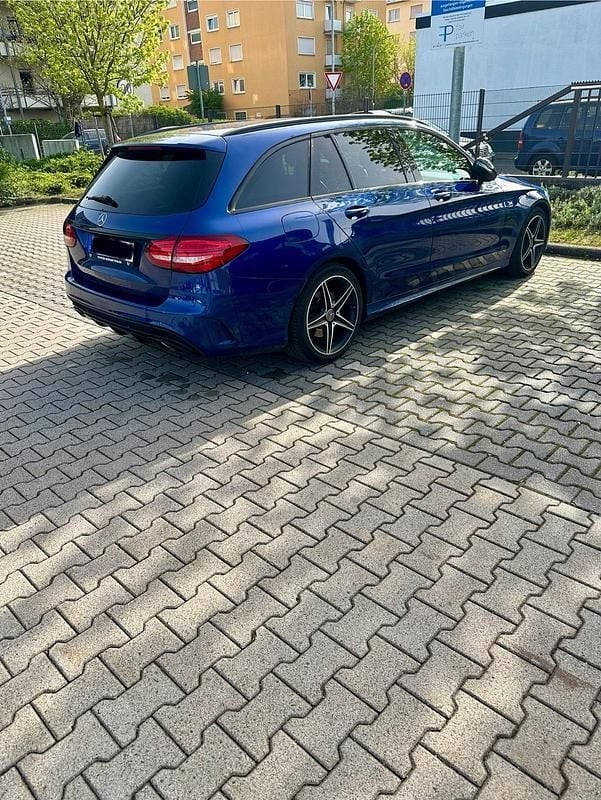 Blau Gebraucht 2016 Mercedes C180 AMG line Kombi | 18.000 € (Fairer Preis) - Bild 1/3