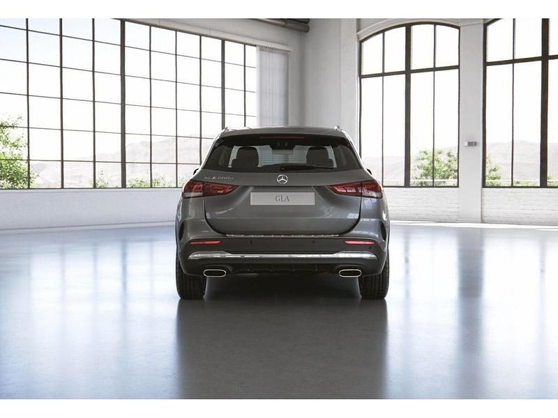 Gebraucht Mercedes GLA200 AMG line 150 PS (110 kW) 2020 Grau SUV