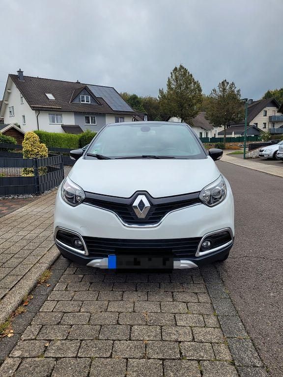 Weiß Gebraucht 2016 Renault Captur Experience SUV | 8.990 € (Guter Preis) - Bild 1/4