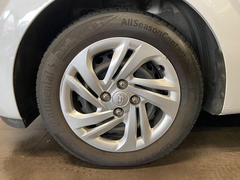 Gebraucht Hyundai i10 Select 67 PS (49 kW) 2021 Silber Kleinwagen