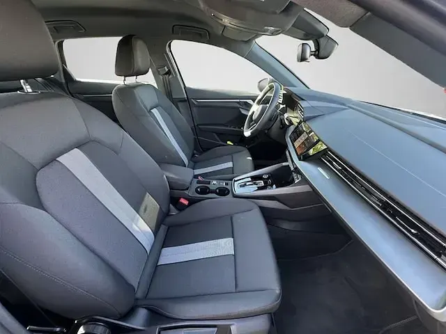 Gebraucht Audi A3 Sportback e-tron Ambiente 204 PS (150 kW) 2025 Manhattangrau metallic (metallic) Kleinwagen