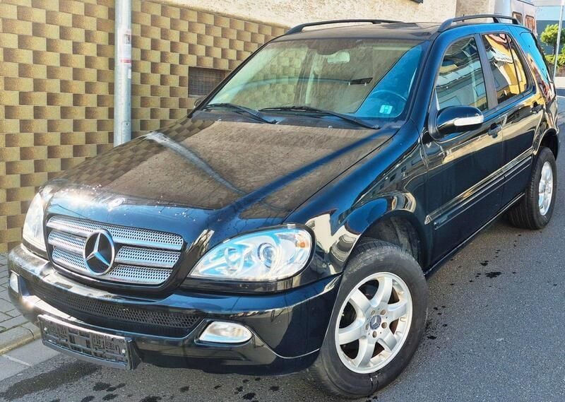 Schwarz Gebraucht 2003 Mercedes ML320 SUV | 7.790 € - Bild 1/4
