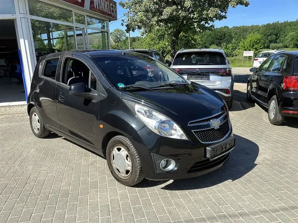 Używany Chevrolet Spark LS 68 KM (50 kW) 2011 Czarny Hatchback