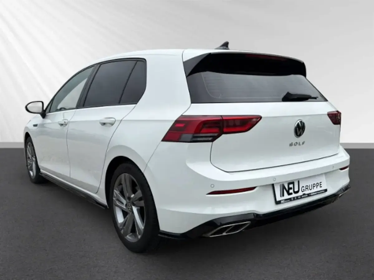 Gebraucht VW Golf VIII R-line 150 PS (110 kW) 2023 Weiß Limousine
