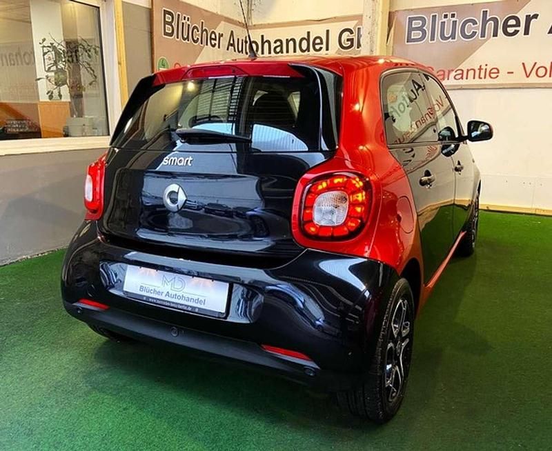 Gebraucht Smart ForFour Basis 90 PS (66 kW) 2019 Schwarz & rot Kleinwagen