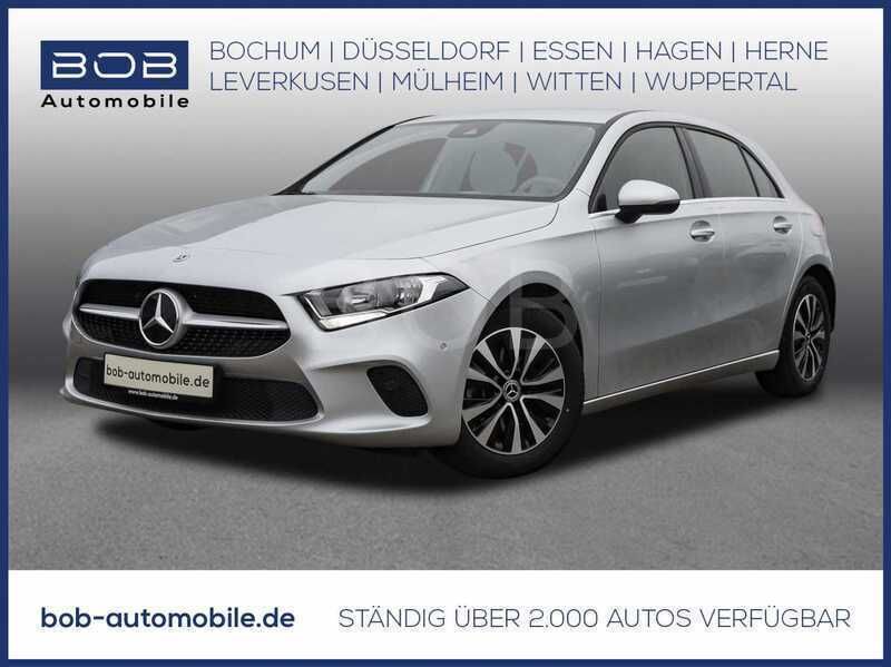 Iridium silber met. (silber) (silber) Gebraucht 2022 Mercedes A200 Style Limousine | 25.444 € - Bild 1/3
