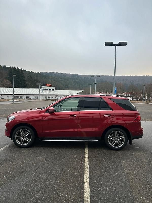 Gebraucht Mercedes GLE350 258 PS (189 kW) 2018 Rot SUV