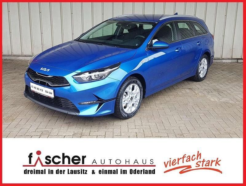 Blue flame Gebraucht 2025 Kia Ceed Sportswagon Vision Kombi | 22.985 € (Fairer Preis) - Bild 1/4