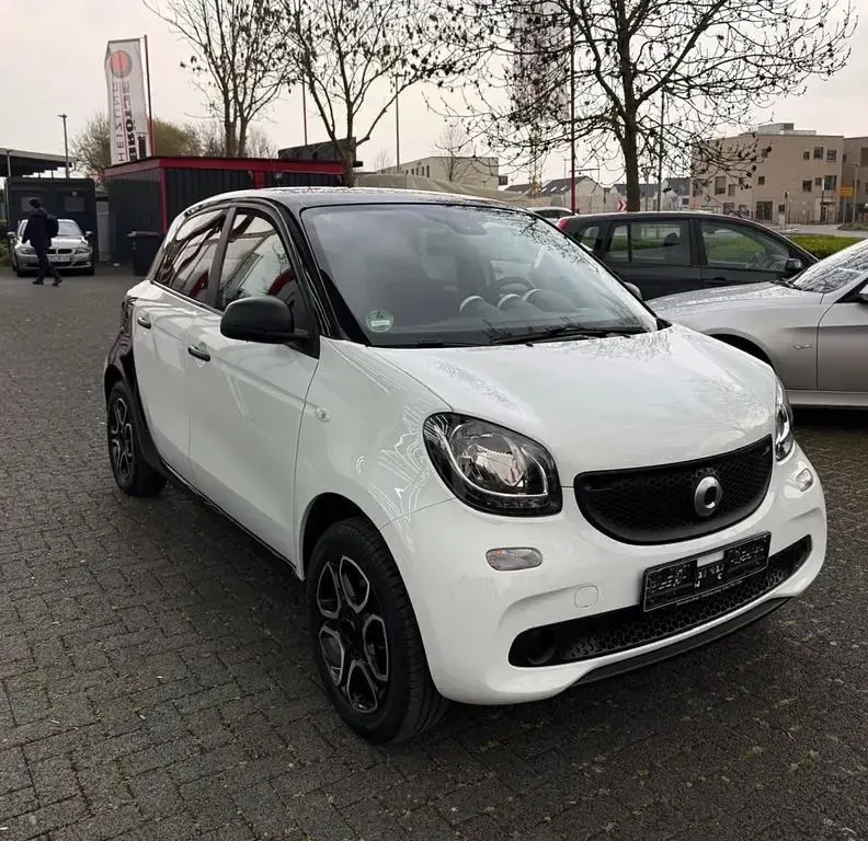 Gebraucht Smart ForFour 90 PS (66 kW) 2018 Schwarz Kleinwagen