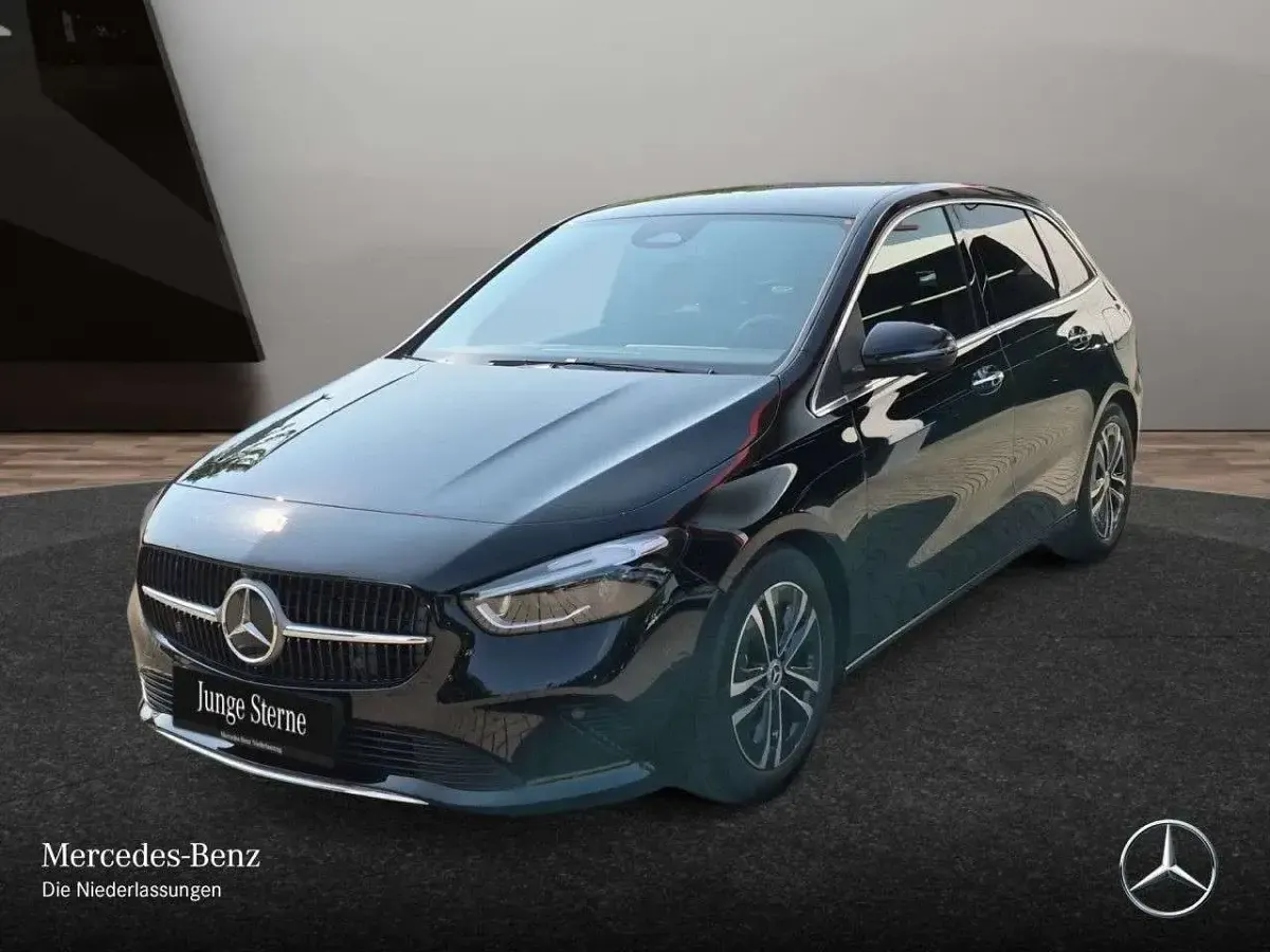 Gebraucht Mercedes B200 Progressive 163 PS (119 kW) 2025 Schwarz Kleinwagen