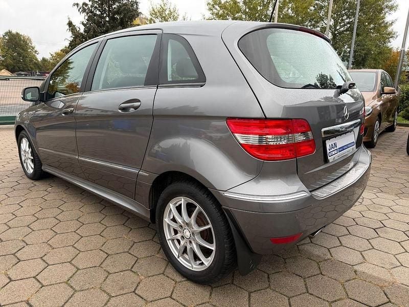 Gebraucht Mercedes B160 95 PS (69 kW) 2010 Grau Van / Kleinbus
