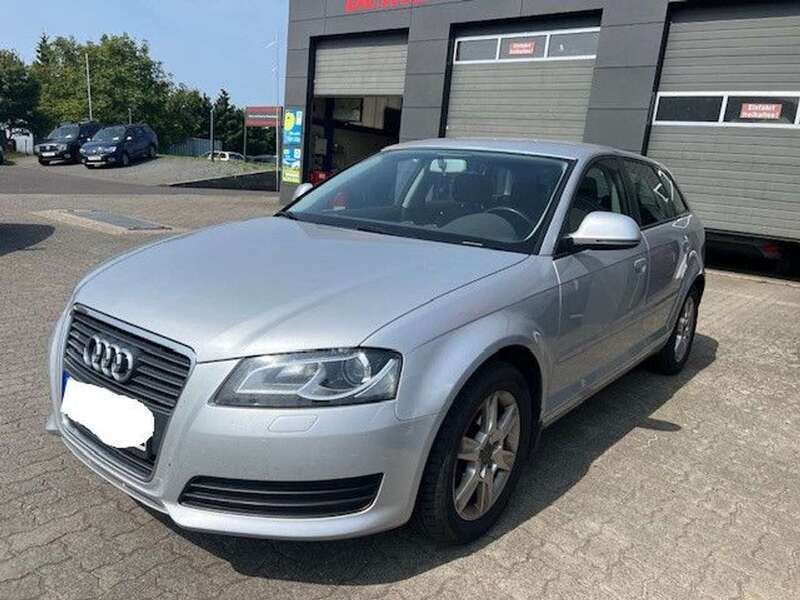 Silber Gebraucht 2010 Audi A3 Sportback Attraction Kleinwagen | 4.270 € (Superpreis) - Bild 1/4