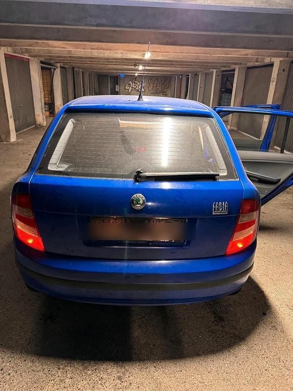 Blau Gebraucht 2005 Skoda Fabia Kleinwagen | 300 € (Superpreis) - Bild 1/4