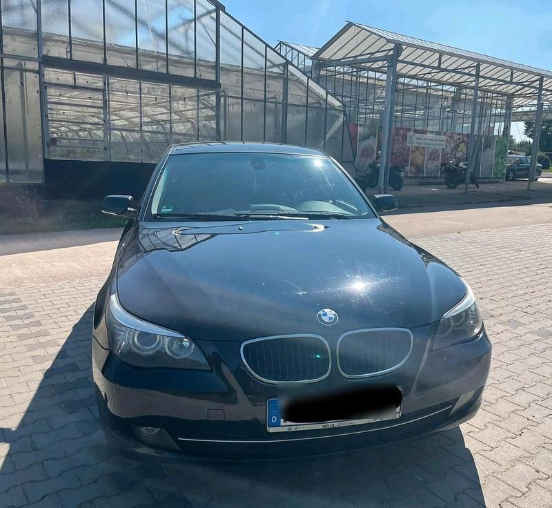 Schwarz Gebraucht 2009 BMW 520 Limousine | 7.900 € (Teuer) - Bild 1/4