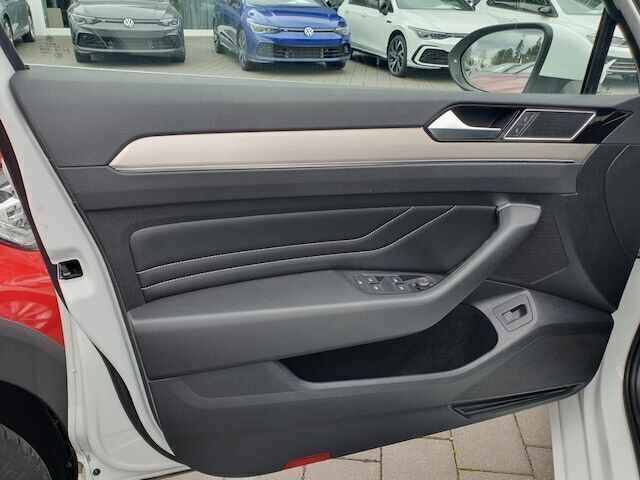 Gebraucht VW Passat Elegance 150 PS (110 kW) 2021 Weiss Kombi