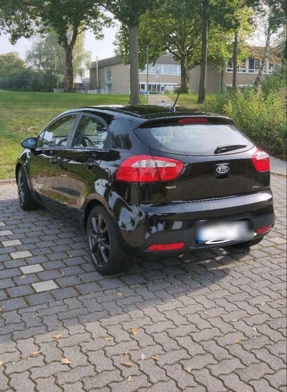 Schwarz Gebraucht 2012 Kia Rio 2 Kleinwagen | 5.000 € (Fairer Preis) - Bild 1/4