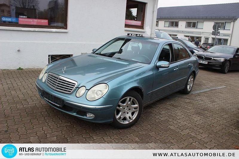 Aragonitblau Gebraucht 2004 Mercedes E240 Elegance Limousine | 8.990 € (Teuer) - Bild 1/4