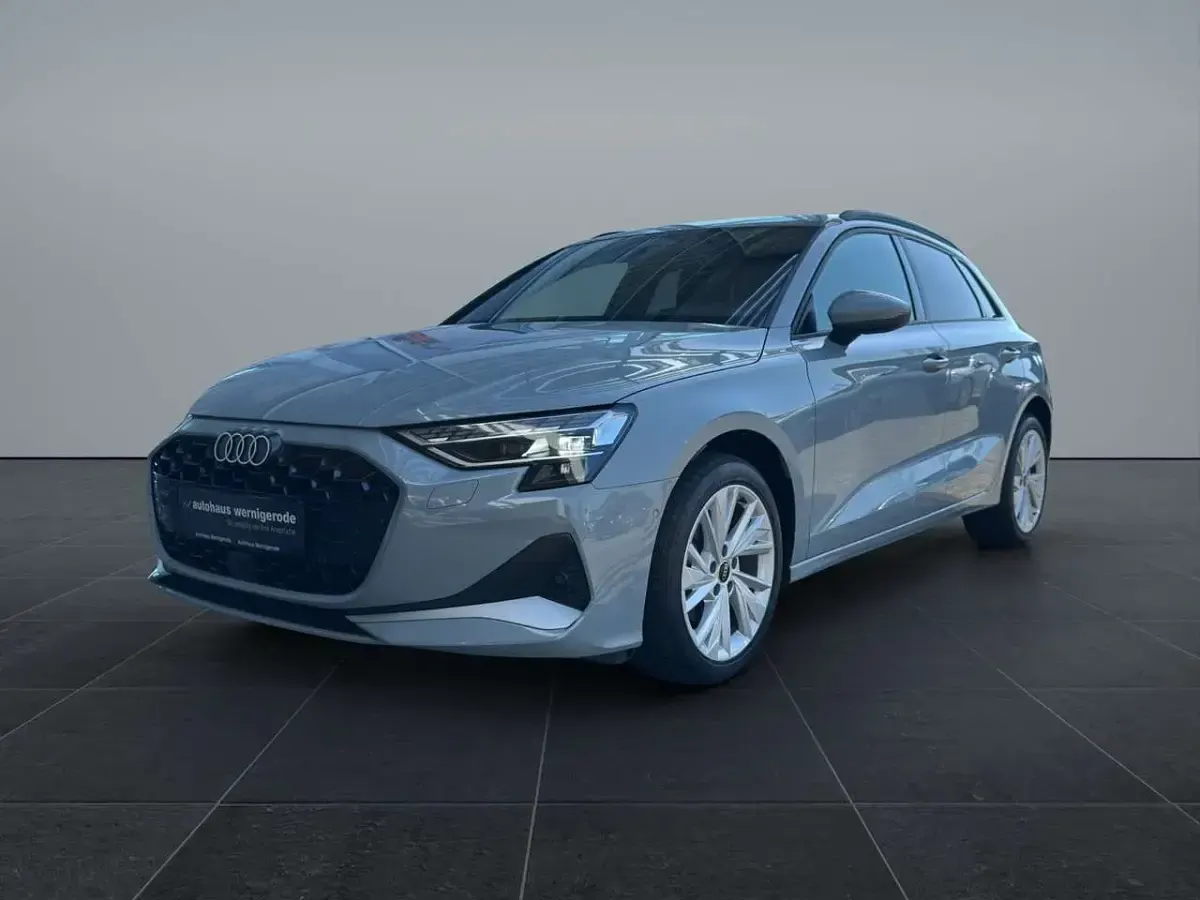 Gebraucht Audi A3 Advanced 116 PS (85 kW) 2025 Grau Limousine