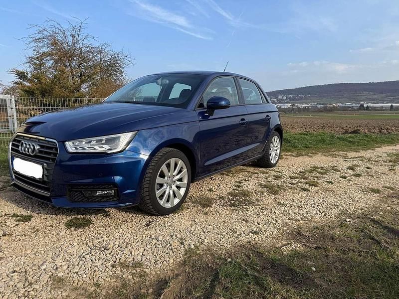 Gebraucht Audi A1 Design 90 PS (66 kW) 2018 Blau Kleinwagen