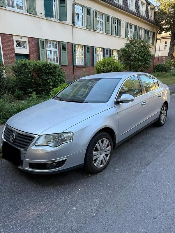 Silber Gebraucht 2007 VW Passat Limousine | 1.300 € (Superpreis) - Bild 1/4