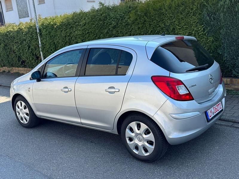 Gebraucht Opel Corsa Edition 87 PS (63 kW) 2010 Silber Kleinwagen